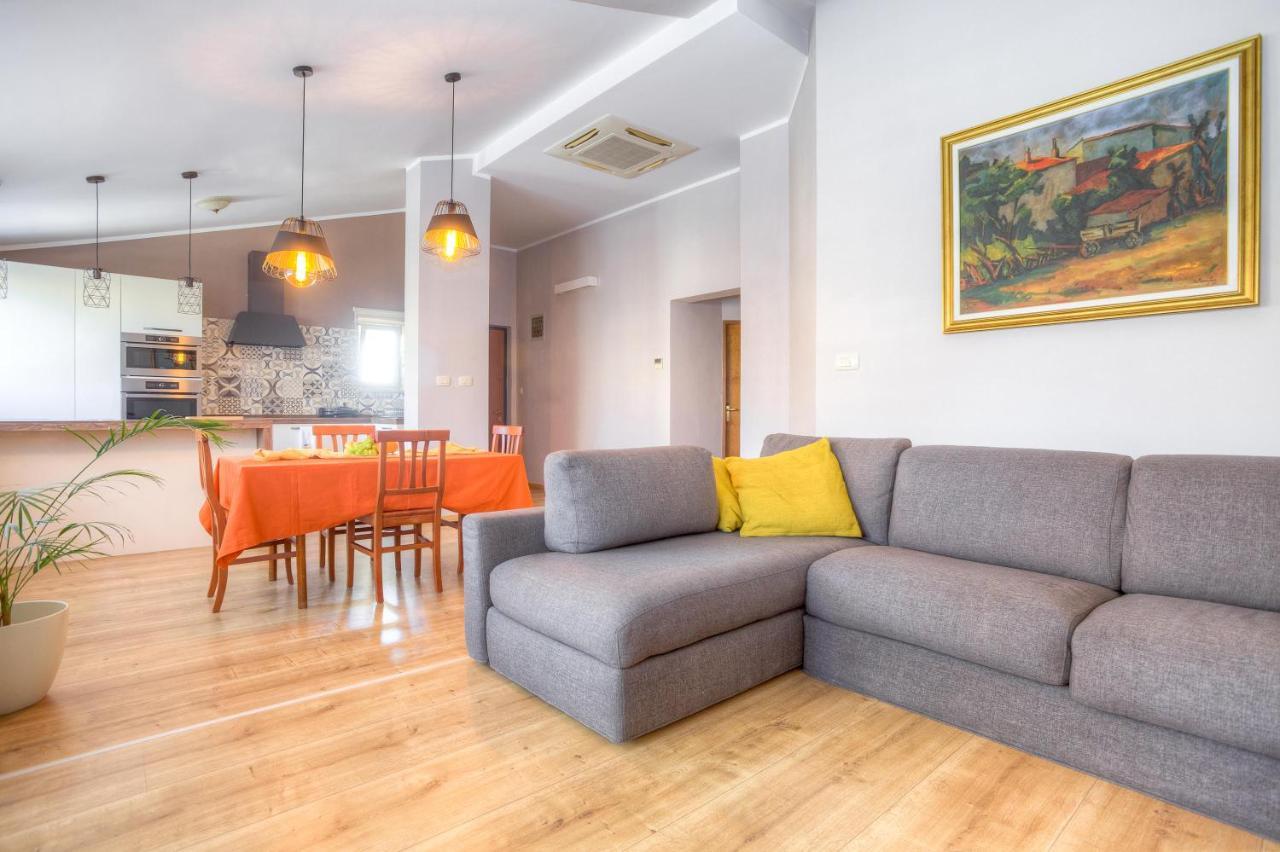 Diconi Apartment Pula Ngoại thất bức ảnh
