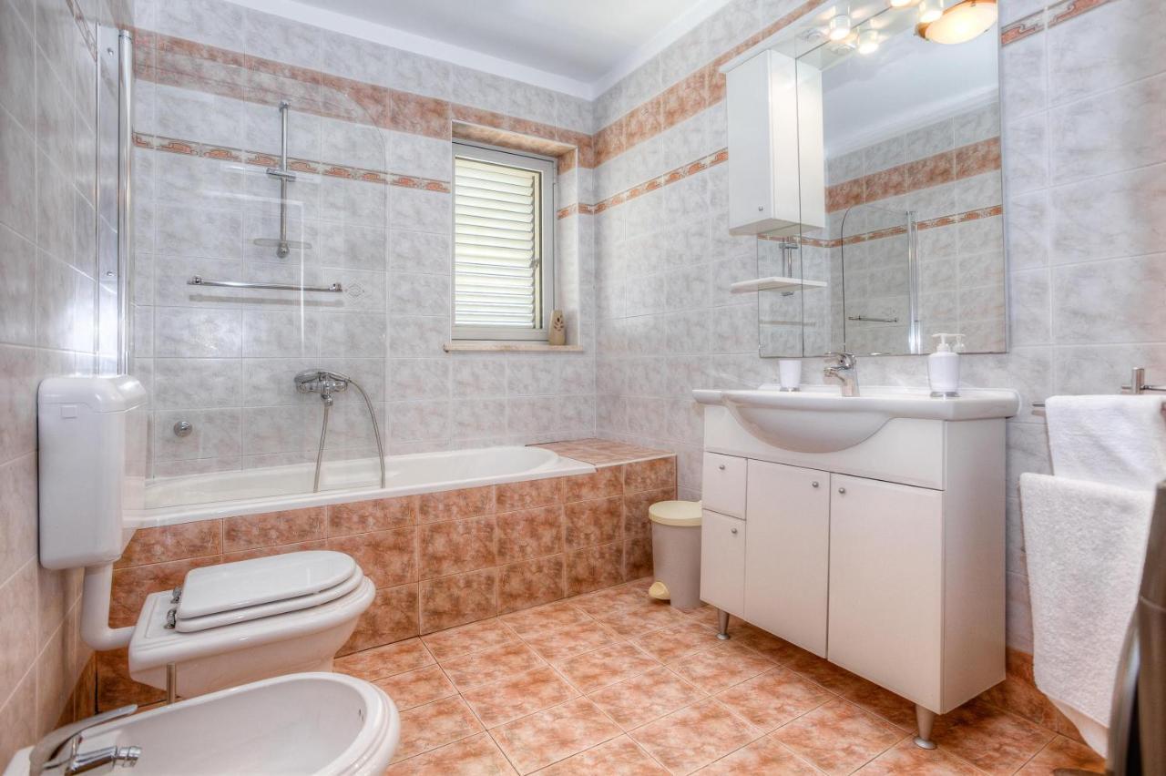 Diconi Apartment Pula Ngoại thất bức ảnh